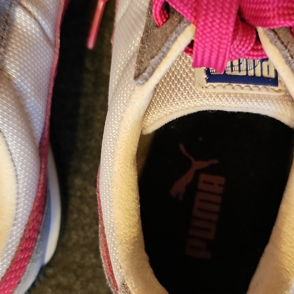 Puma Speeder Women's Gray and Pink Athletic Sneakers - Picture 4 of 9